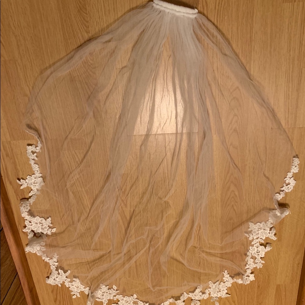 Bridal White Wedding Veil W/Comb Lace Edge trim